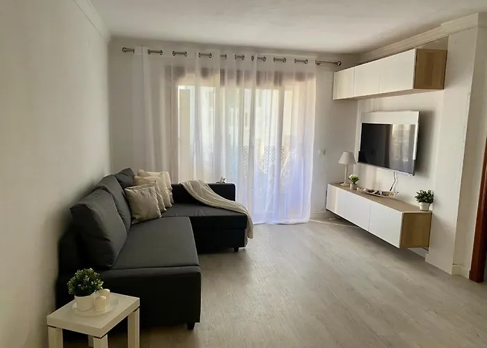 Beautiful Refurbished Apartment Duquesa Port